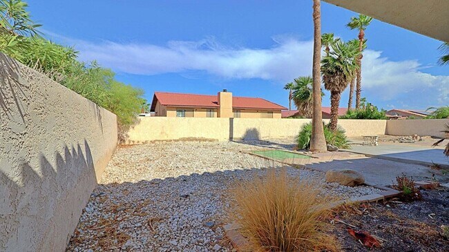 Foto del edificio - 9240 Oakmount Blvd