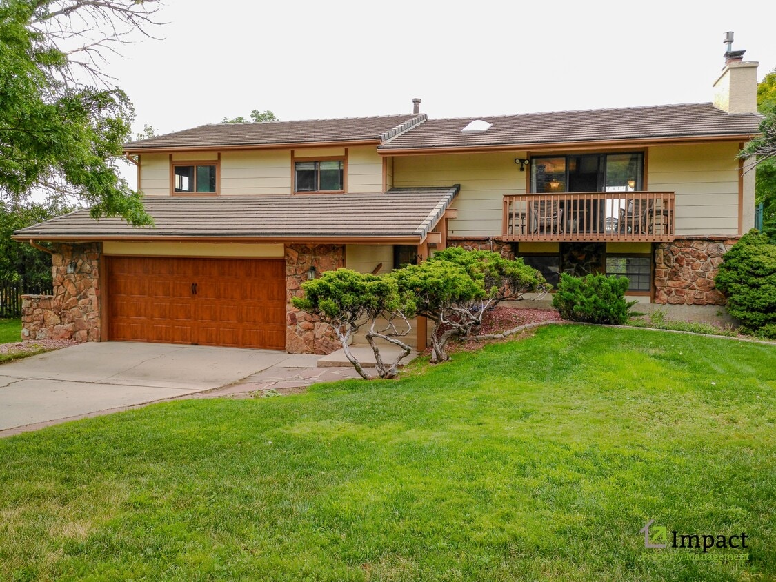 Primary Photo - 5005 Sunbird Cliffs Dr