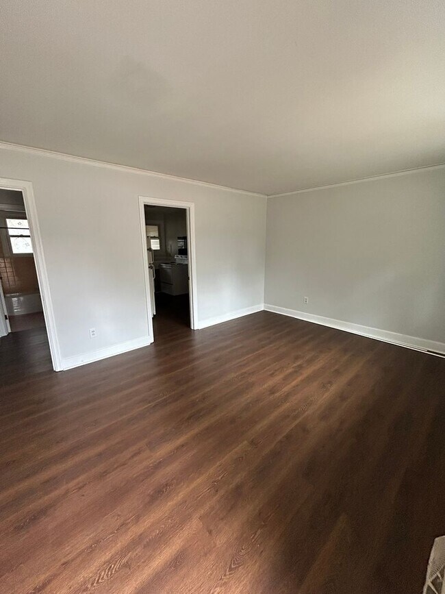 Foto del edificio - 2628 Parkwood Dr