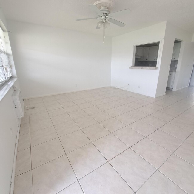 207 Dorchester I, West Palm Beach, FL 33417 - Condo for Rent in West ...