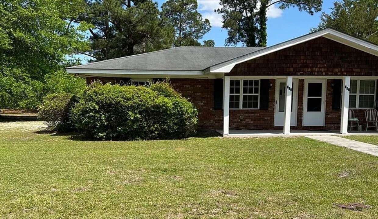 Primary Photo - Newly Renovated 2BR/1BA Duplex in Springfi...