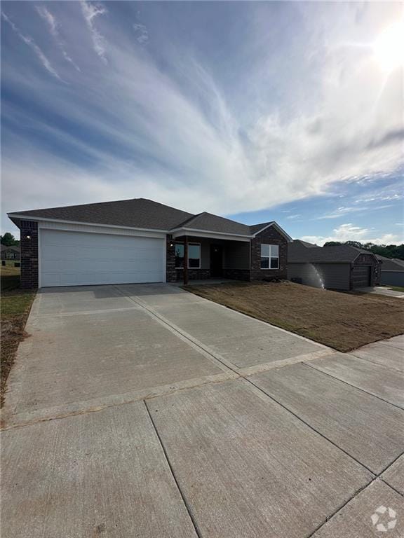 Building Photo - 2929 W McLaren Dr