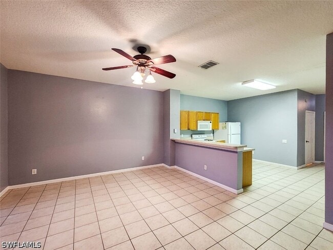 Building Photo - 2332 Silver Palm Dr