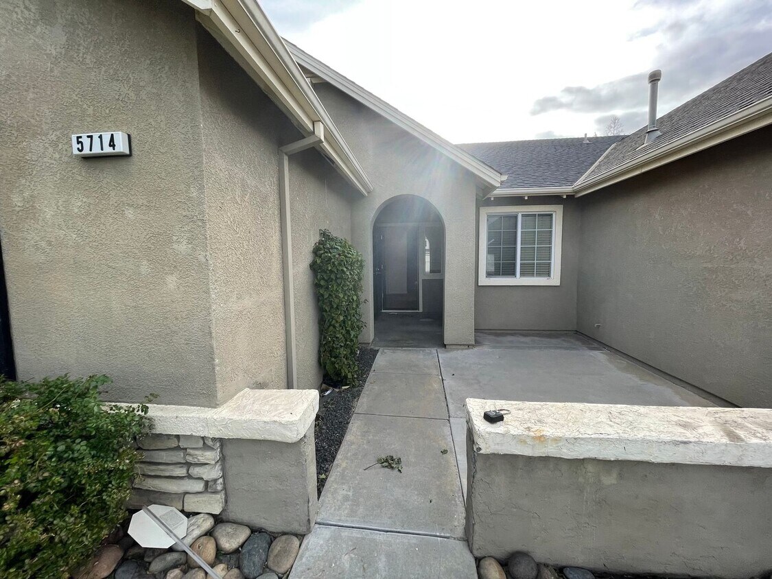 Foto del edificio - Single story home located in Crossroads!