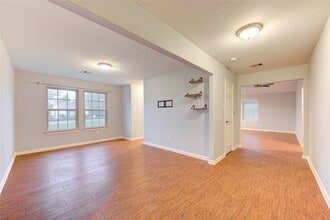 Building Photo - 503 W Linney St