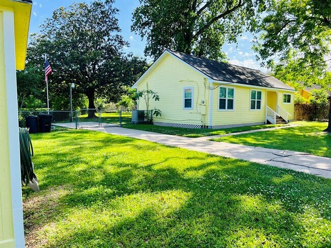 Foto del edificio - 11101 28th St