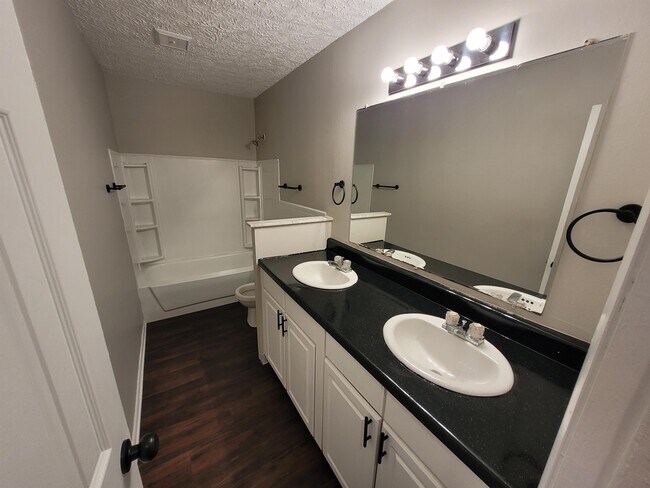 Foto del edificio - 5707 Gateway Dr