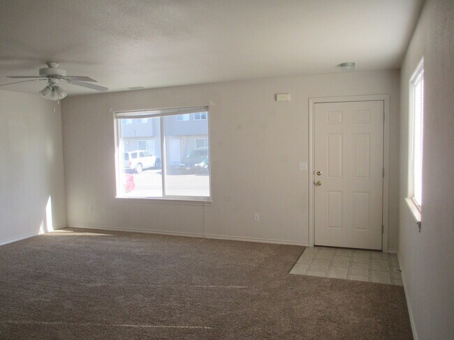 Living Room - 1059 E Iowa Ave