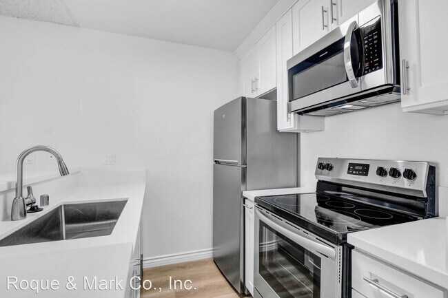 Building Photo - 1 br, 1 bath Apartment - 230 Pacific Stree...