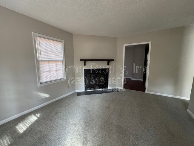Building Photo - 2257 Sherwood Ave