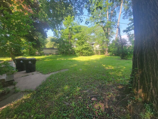 Foto del edificio - 5 bedroom / 2 bathroom House in Peoria