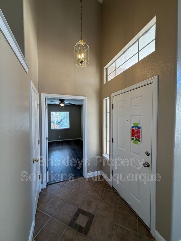 Foto del edificio - 10527 Brookline Pl NW