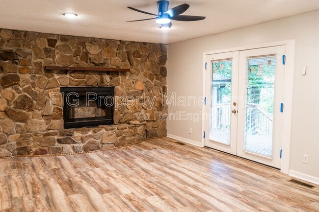 Building Photo - 117 Pine Ridge Rd