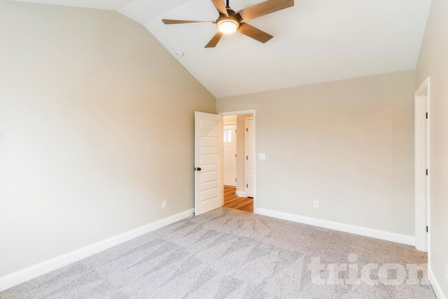 Foto del edificio - 341 Green Hills Dr