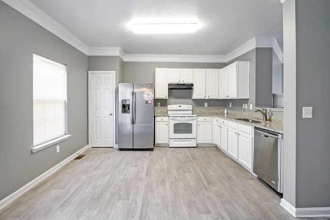 Building Photo - 2217 Landing Walk Dr