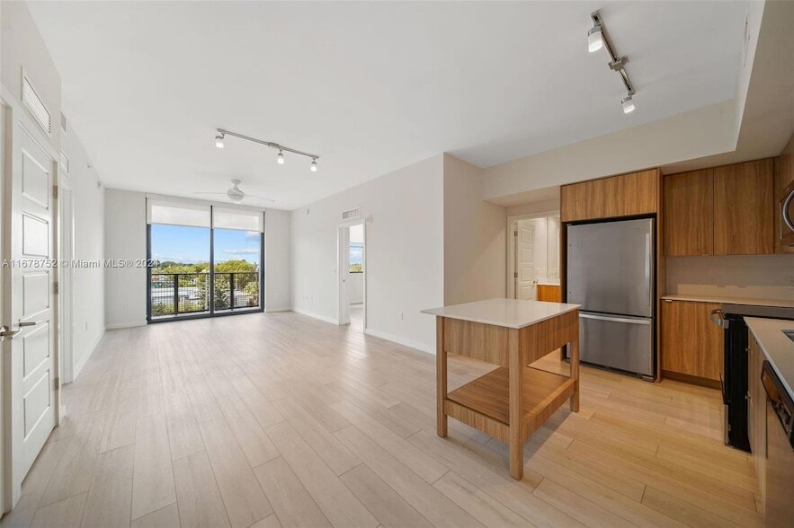 555 NE 8th St Unit 202, Fort Lauderdale, FL 33304 Condo for Rent in