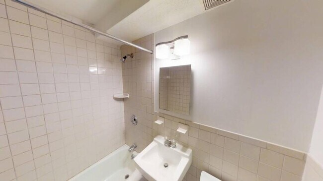 Building Photo - 1.0 bedroom in Somerville Massachusetts 02145