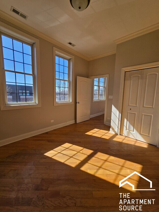 Foto del edificio - 2338 W Morse Ave