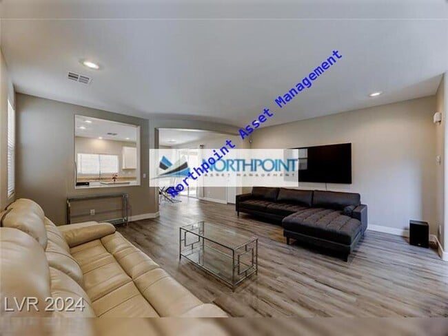 Building Photo - Quaint House Near the M Resort