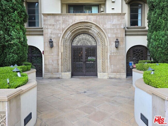 Foto del edificio - 10795 Wilshire Blvd