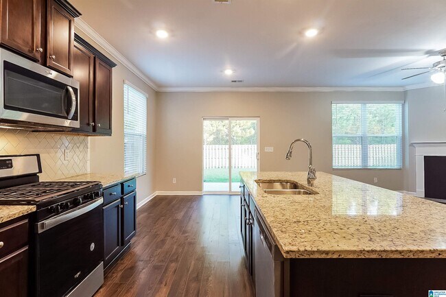 Foto del edificio - 4147 Park Crossings Dr