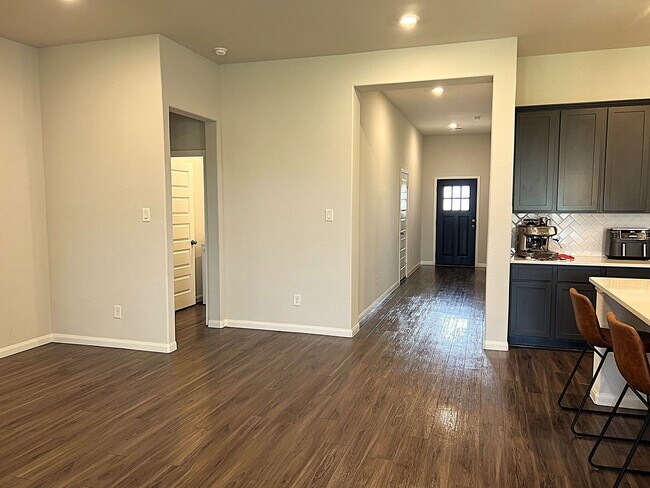 Foto del edificio - 3040 Chestnut Ln