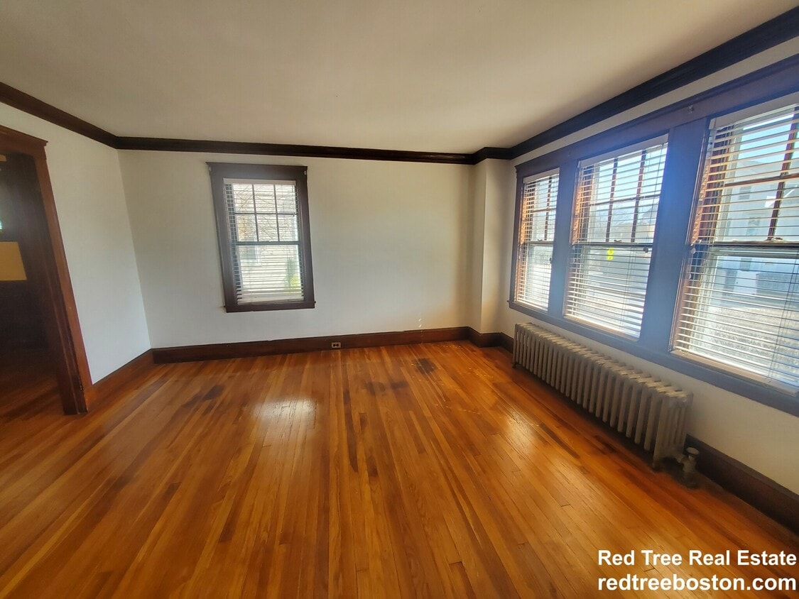 Photo - 1575 Centre St. Unit 1