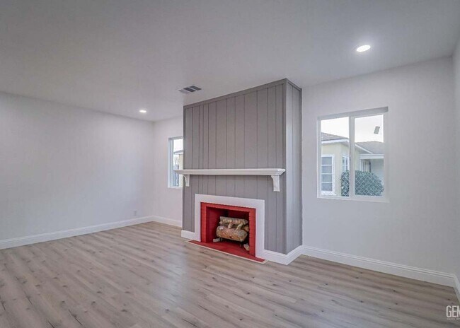 Foto del edificio - Updated and Stunning 2 Bedroom 1 Bathroom ...
