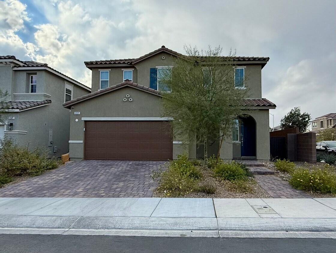 Primary Photo - 5/BD 3.5/BA Spacious Modern Home with Luxu...