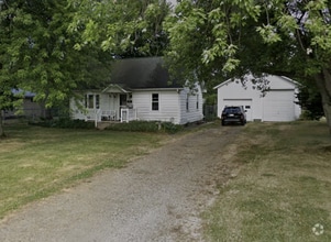 Building Photo - 809 Zollinger Rd