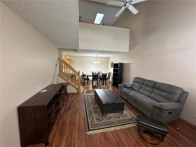 Building Photo - 8878 Spring Ln