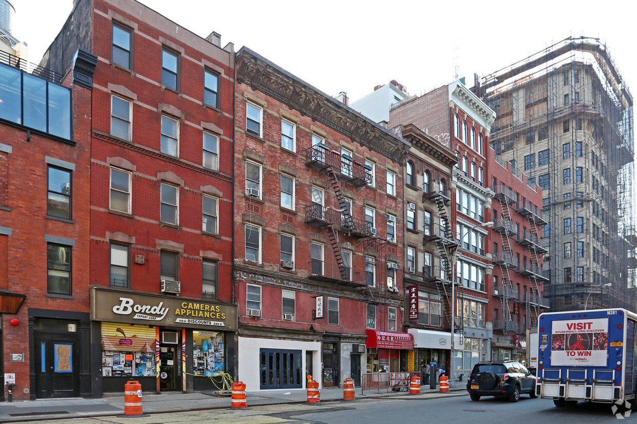 Building Photo - 42-44 Canal St