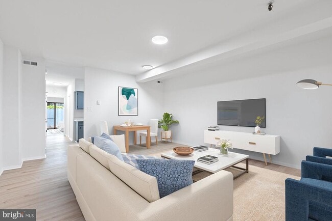 Building Photo - 207 S Patrick St