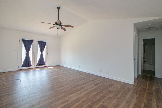 Foto del edificio - 107 Sidney Ct