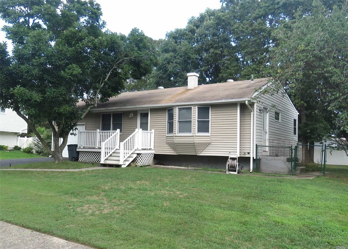 Primary Photo - 29 Wayside Ln