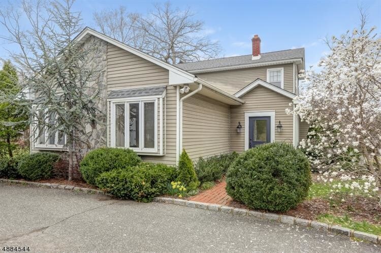 Primary Photo - 184 Parsippany Rd
