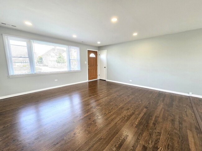 Building Photo - 7841 74th St