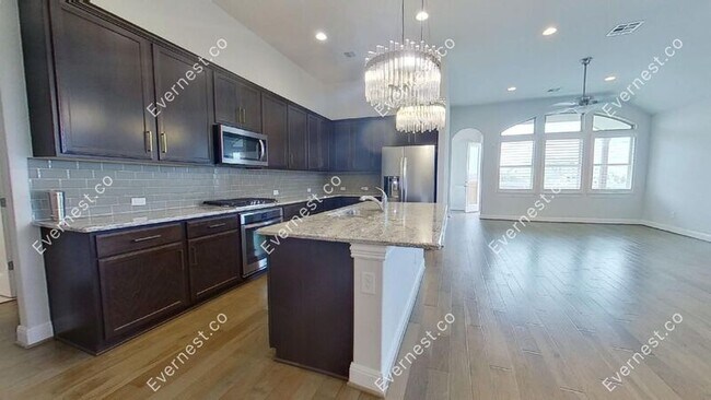 Building Photo - 3801 Eland Dr