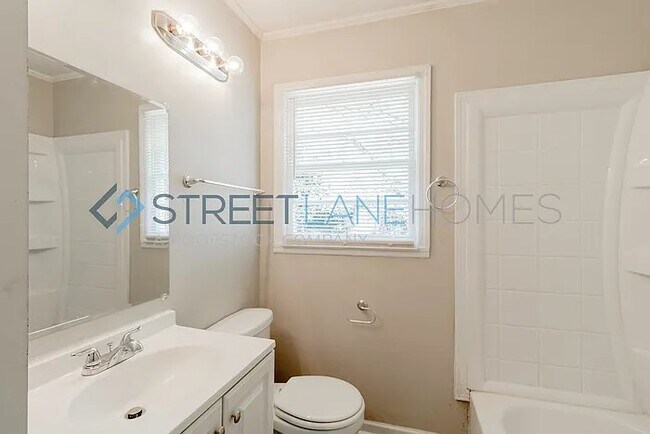 Foto del edificio - 3042 Bethune Ave