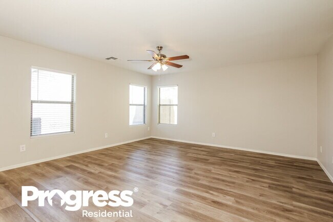 Foto del edificio - 6340 W Branham Ln
