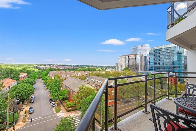 Foto del edificio - 1530 Key Blvd