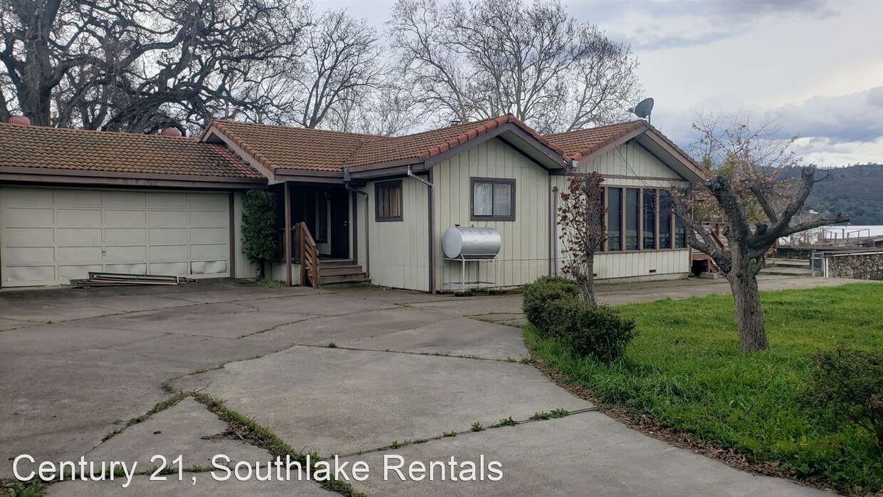 Primary Photo - 3 br, 3 bath House - 14087 Lakeshore Blvd