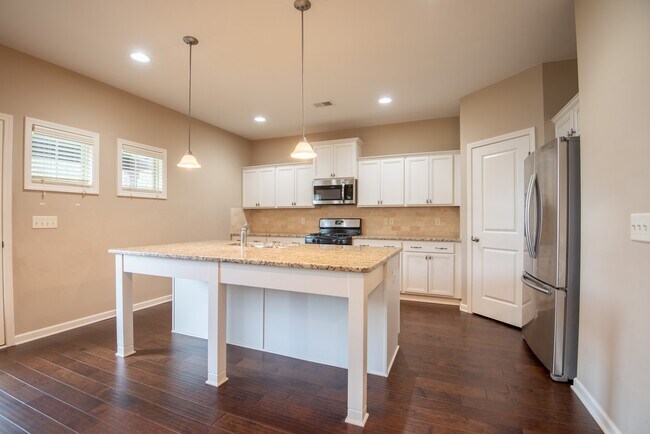 Building Photo - West Richland Single Family Home - SHORTER...