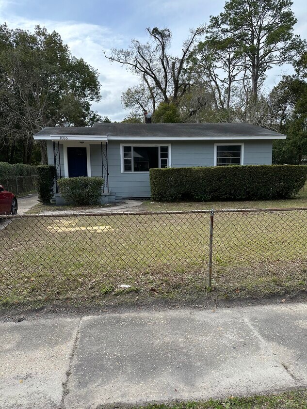 Foto principal - 1086 Detroit St