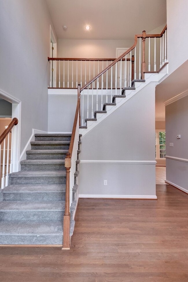 Building Photo - Updated & Spacious Home in Wythe Creek Farms