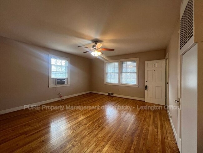 Foto del edificio - 106 Montgomery Ave