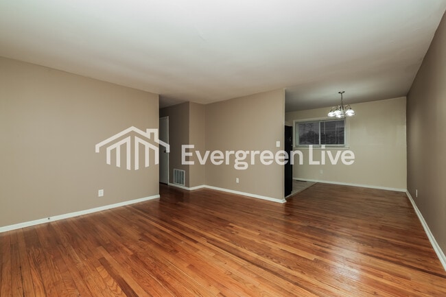 Building Photo - 5025 Ballard Dr