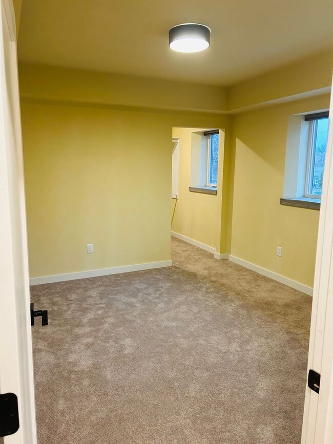 Foto del edificio - 605 Alderson Ave