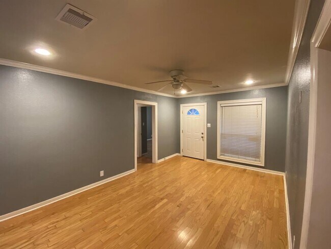 Foto del edificio - 7627 Joplin St