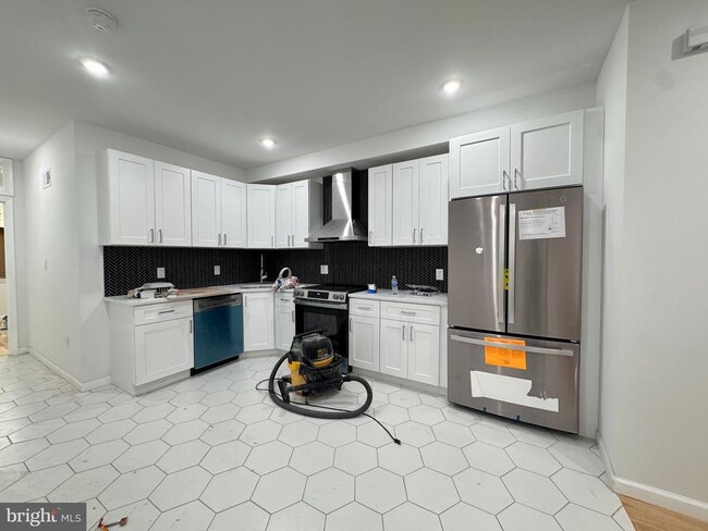 Building Photo - 781 S 3rd St